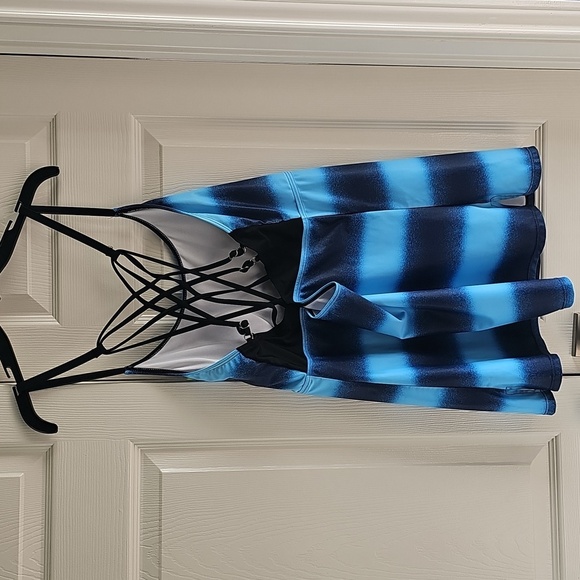 Padded Tankini W Adjustable Criss Cross Back Tie Dye In Blues 3XL EUC - Picture 4 of 9